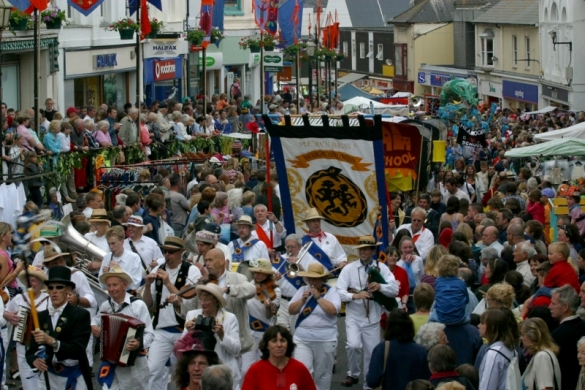 Golowan-band-bernard-evans-audrey-evans-penzance-cornwall-mazey-day