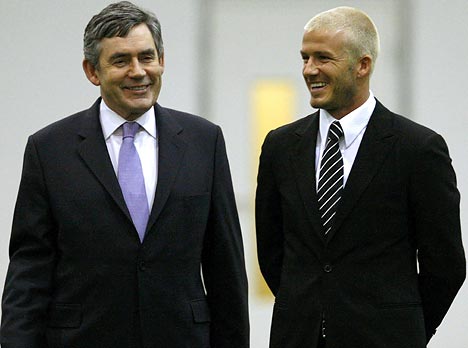 gordon-brown-david-beckham-olympic-team-gb