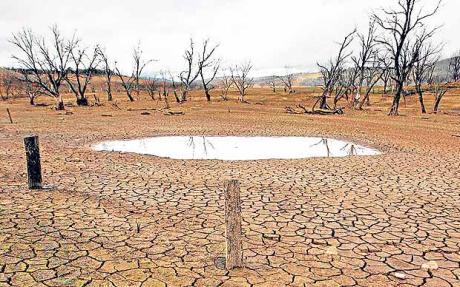 Peak Food Drought Lake Eucumbene Canberra Australia